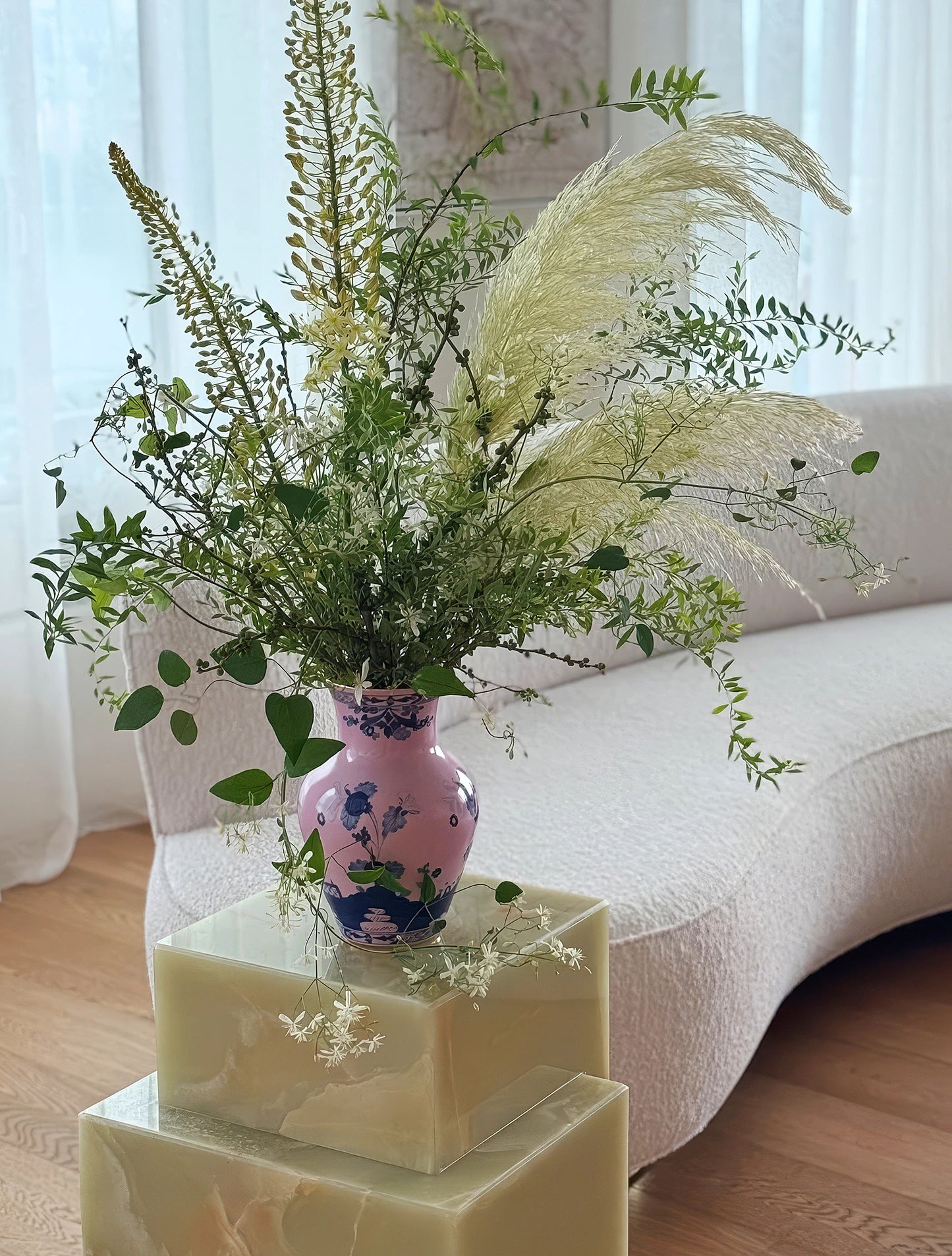 Oriente Italiano Vase