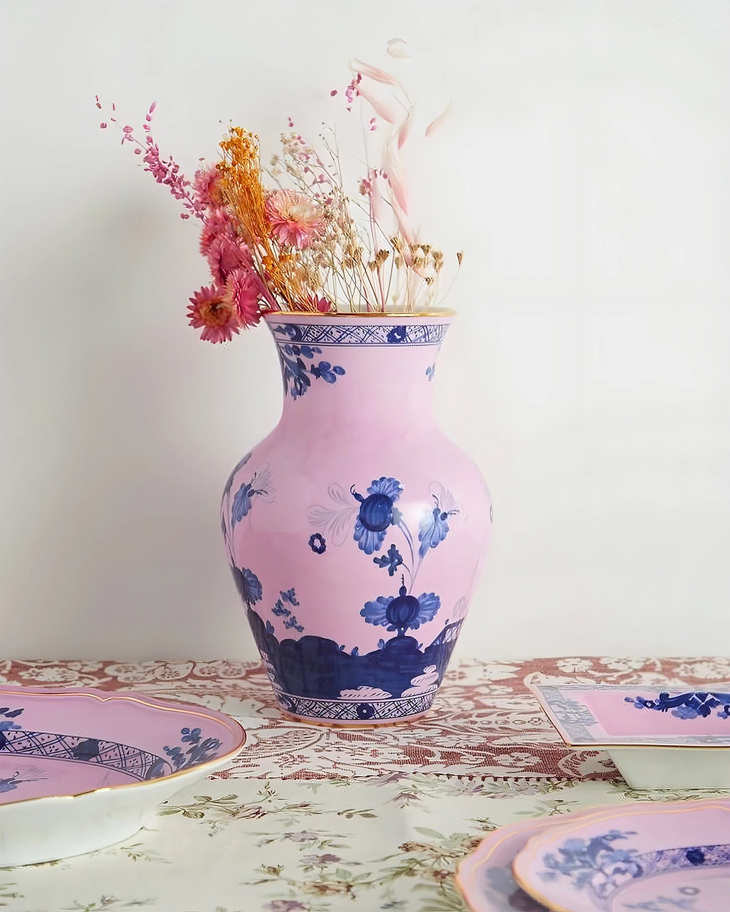 Oriente Italiano Vase